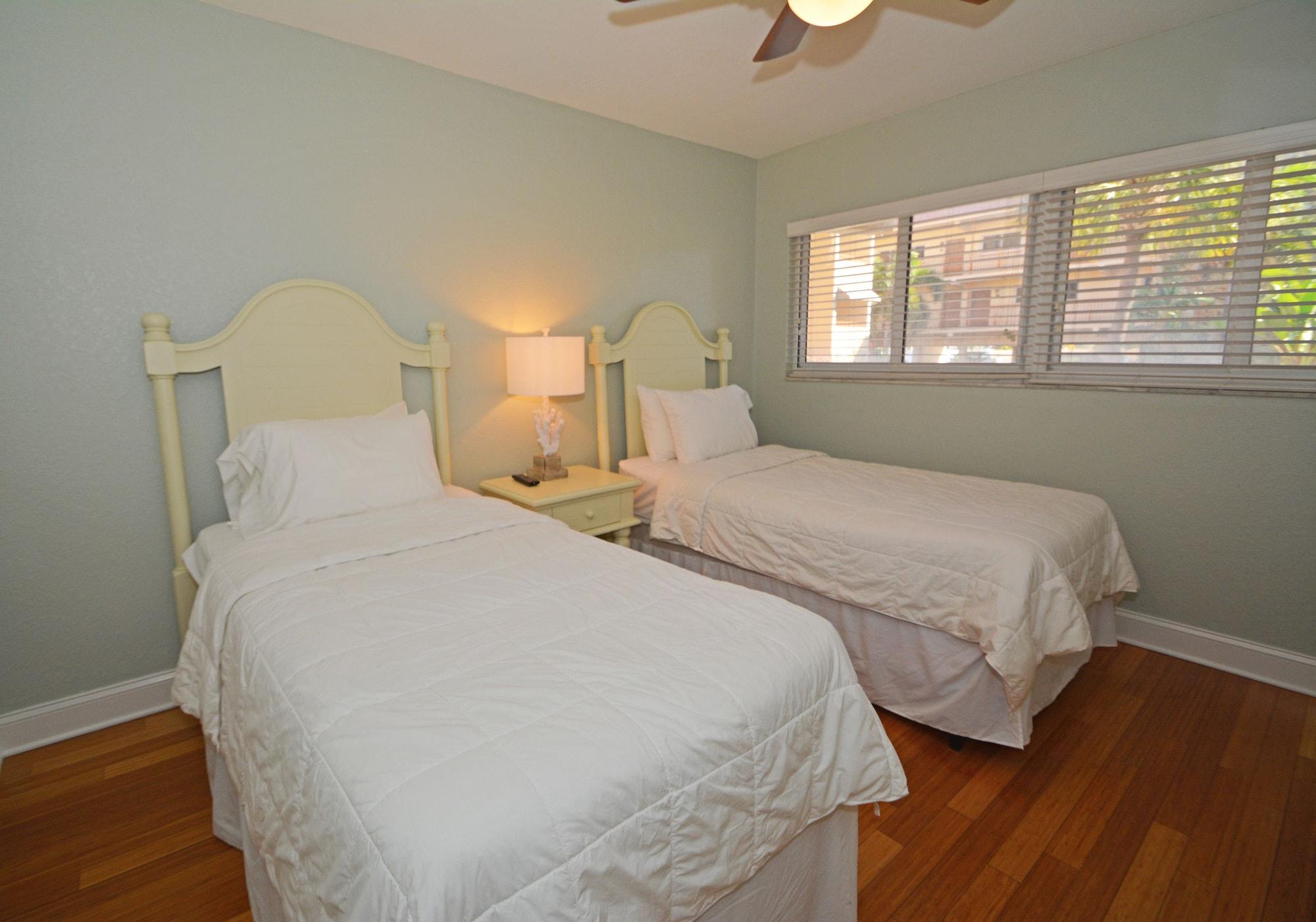 Westwinds Waterfront Resort St. Pete Beach Extérieur photo