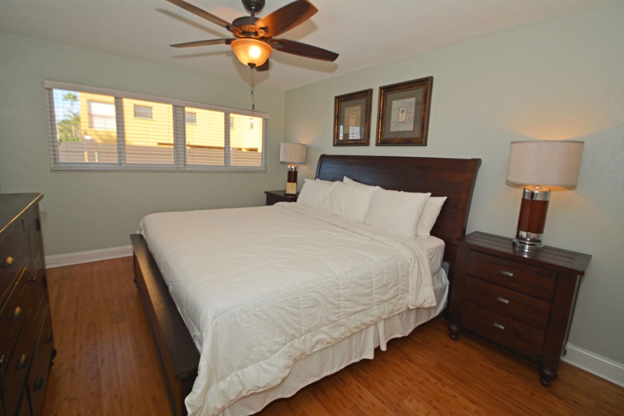 Westwinds Waterfront Resort St. Pete Beach Extérieur photo