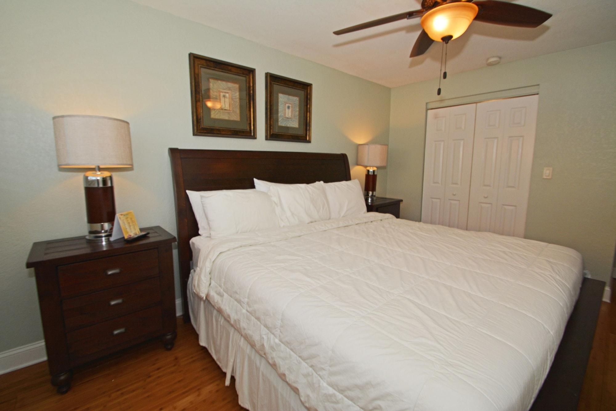 Westwinds Waterfront Resort St. Pete Beach Extérieur photo