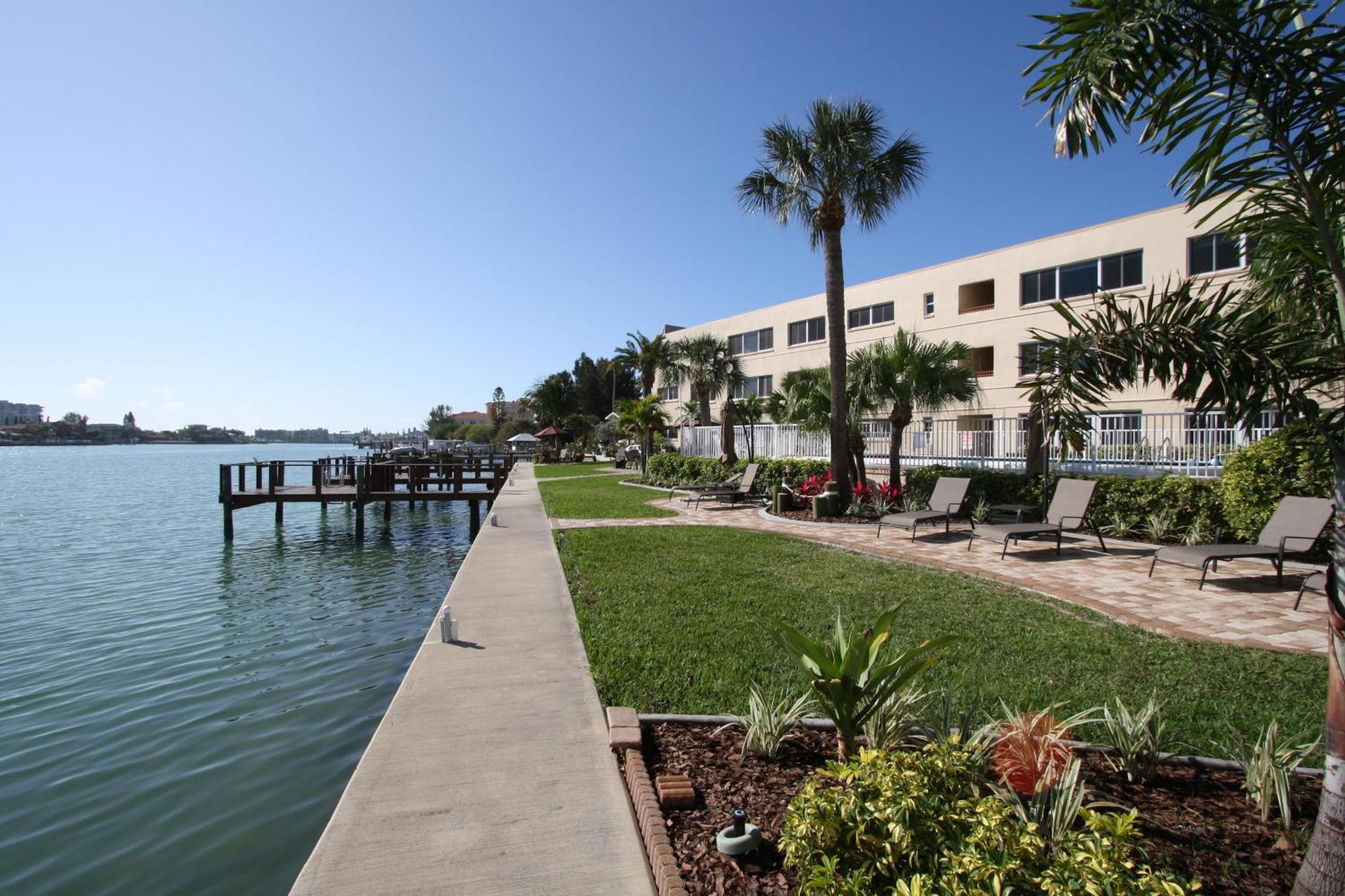 Westwinds Waterfront Resort St. Pete Beach Extérieur photo