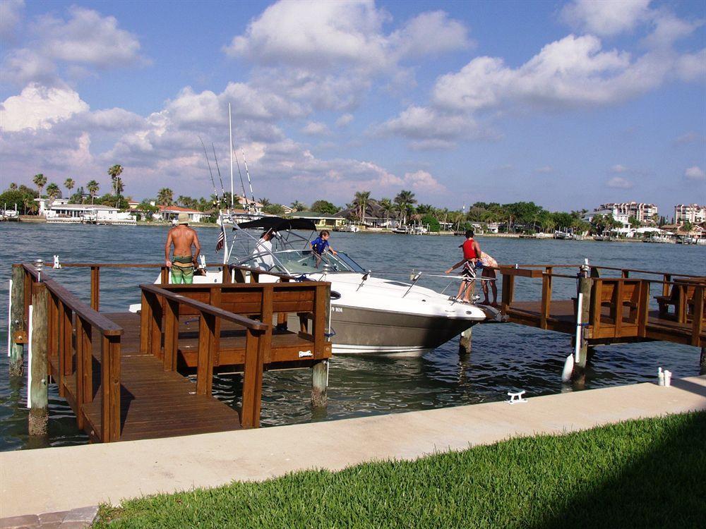 Westwinds Waterfront Resort St. Pete Beach Extérieur photo