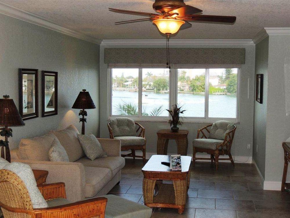 Westwinds Waterfront Resort St. Pete Beach Extérieur photo