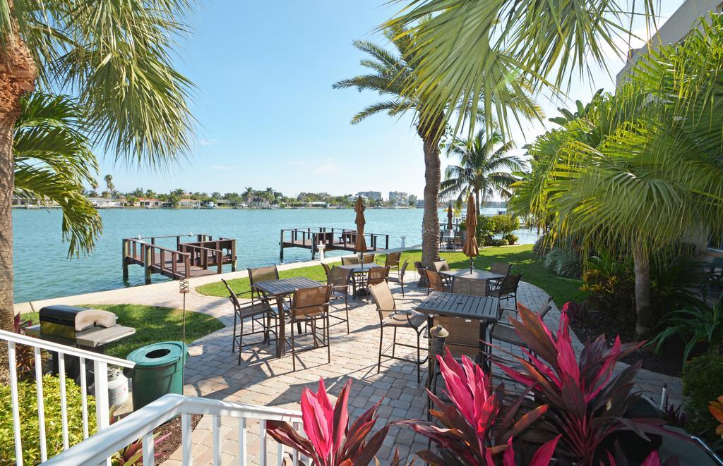 Westwinds Waterfront Resort St. Pete Beach Extérieur photo