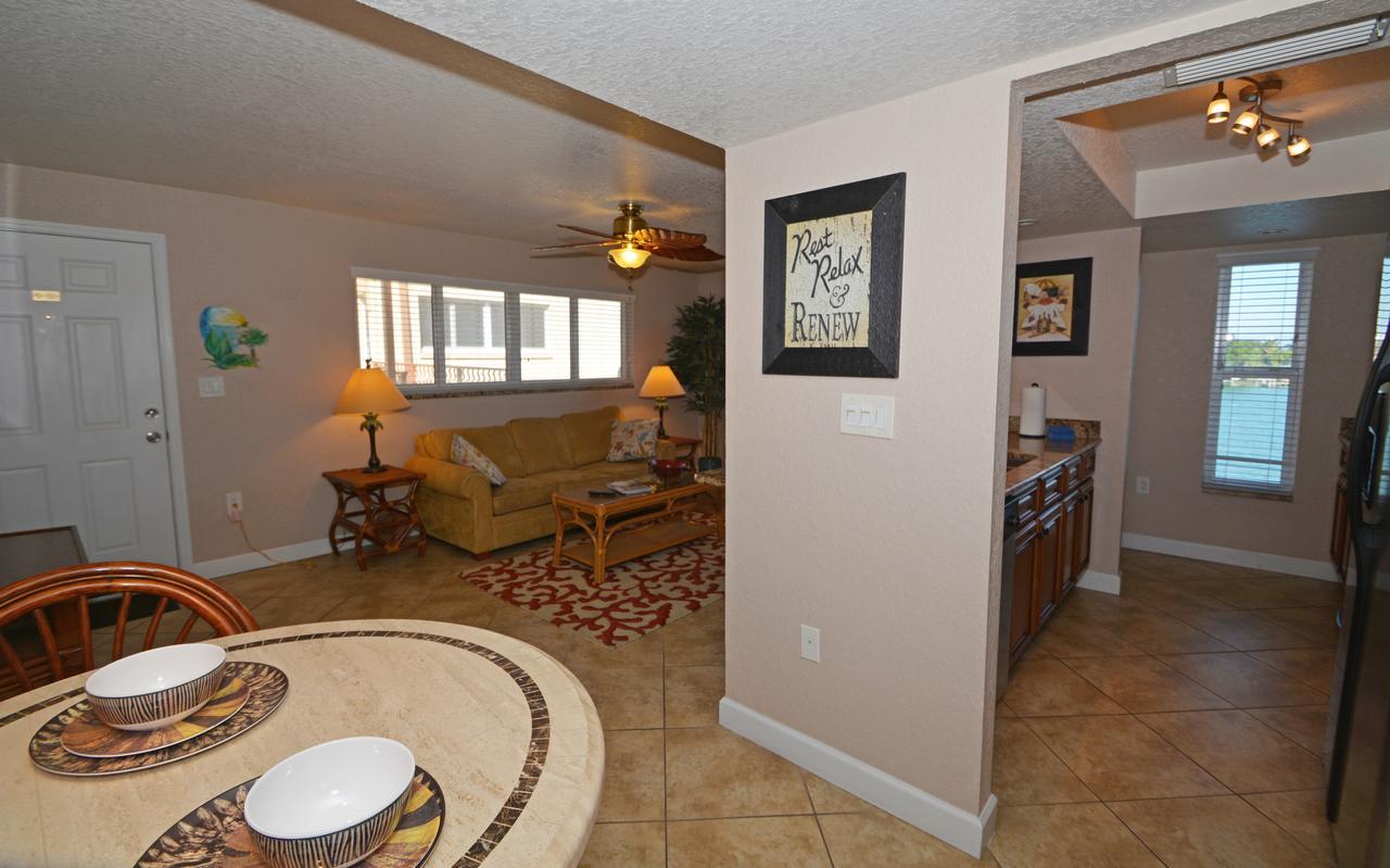 Westwinds Waterfront Resort St. Pete Beach Extérieur photo