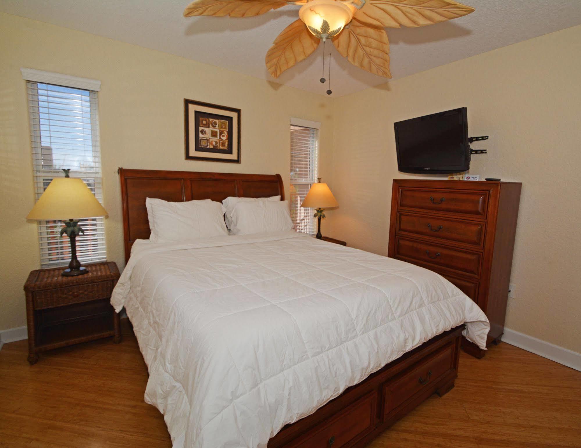 Westwinds Waterfront Resort St. Pete Beach Extérieur photo
