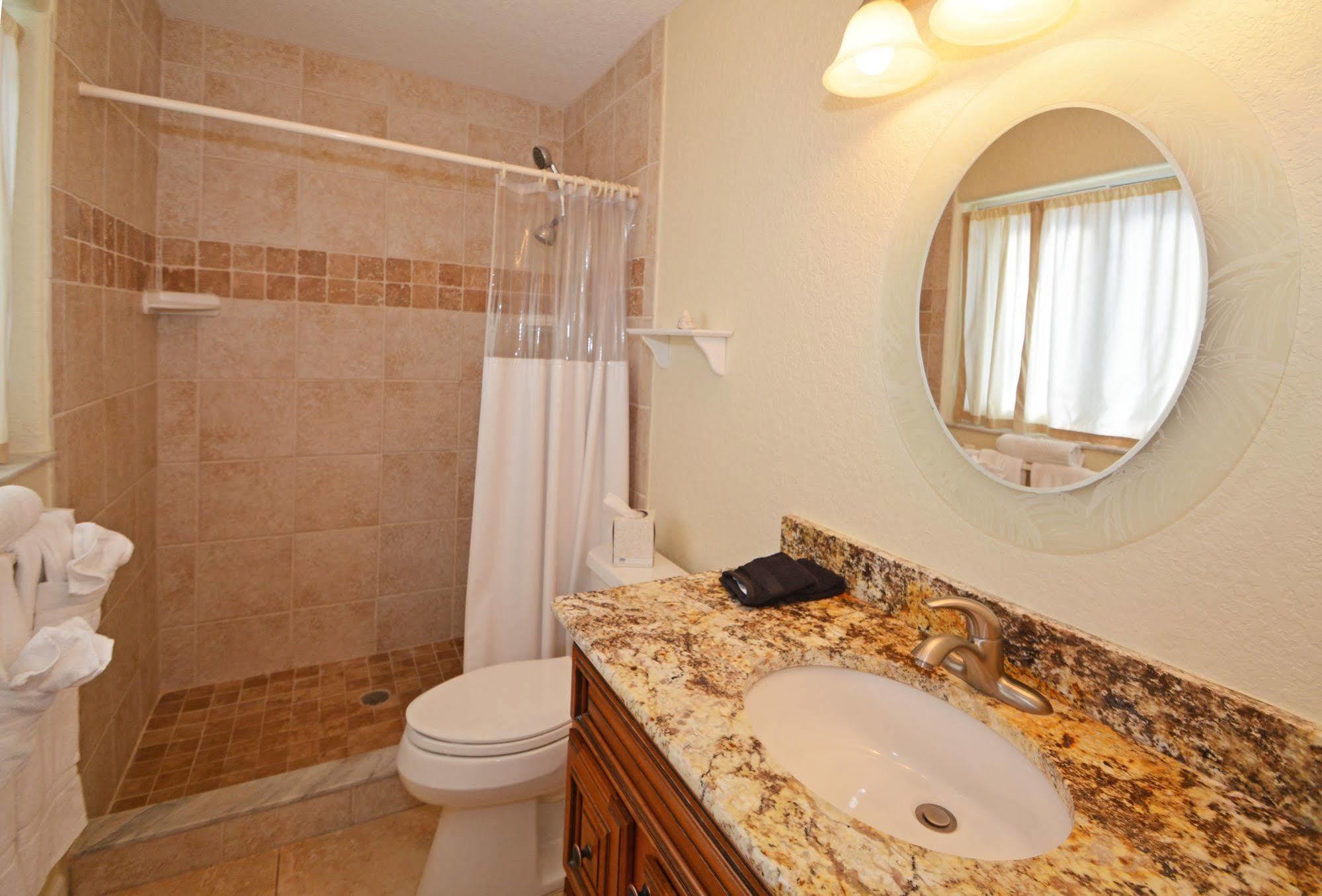 Westwinds Waterfront Resort St. Pete Beach Extérieur photo