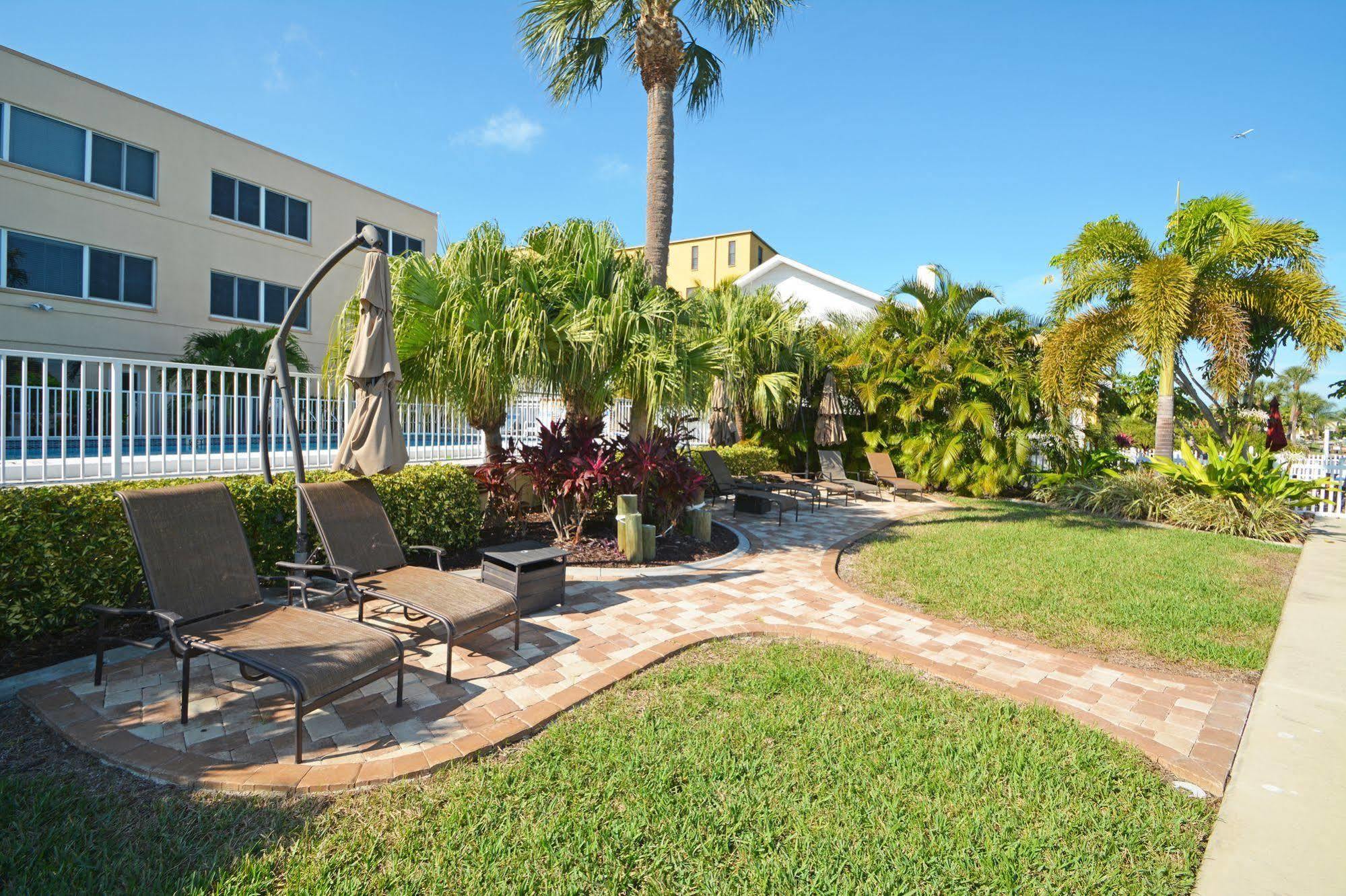 Westwinds Waterfront Resort St. Pete Beach Extérieur photo