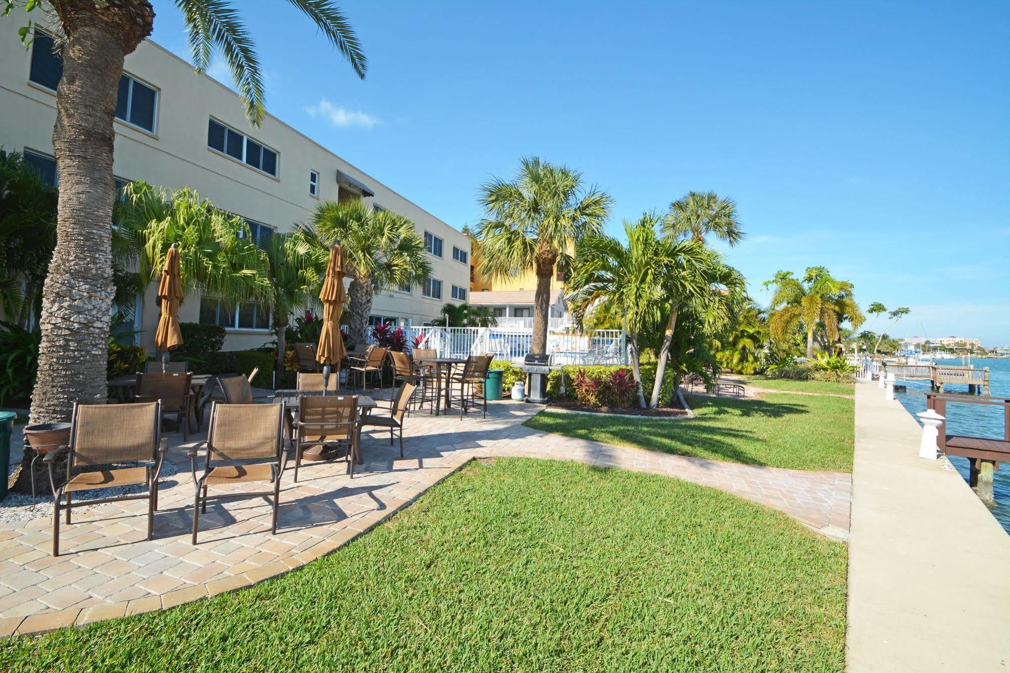 Westwinds Waterfront Resort St. Pete Beach Extérieur photo